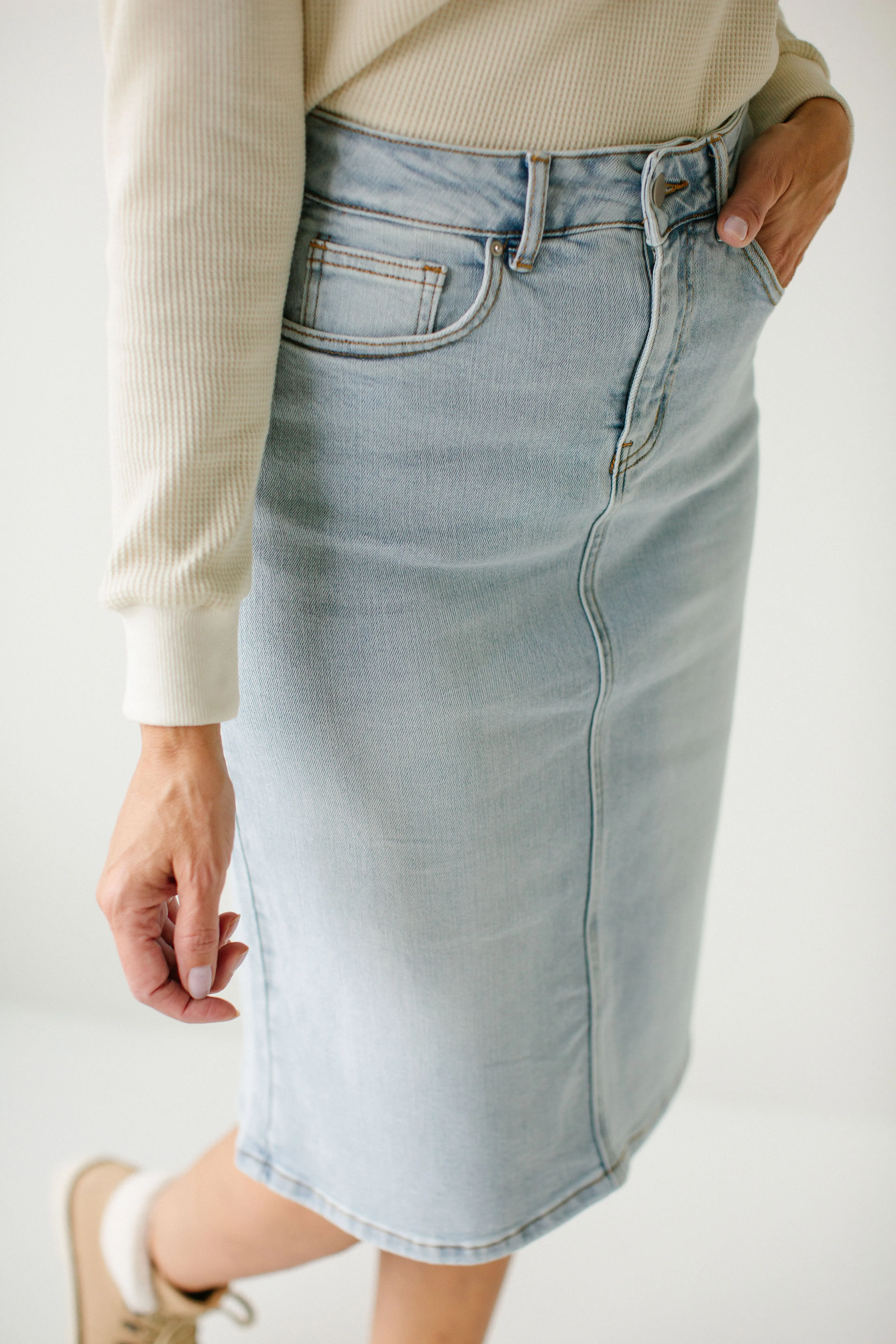 'Jamie' High Waist Denim Skirt in Light Wash