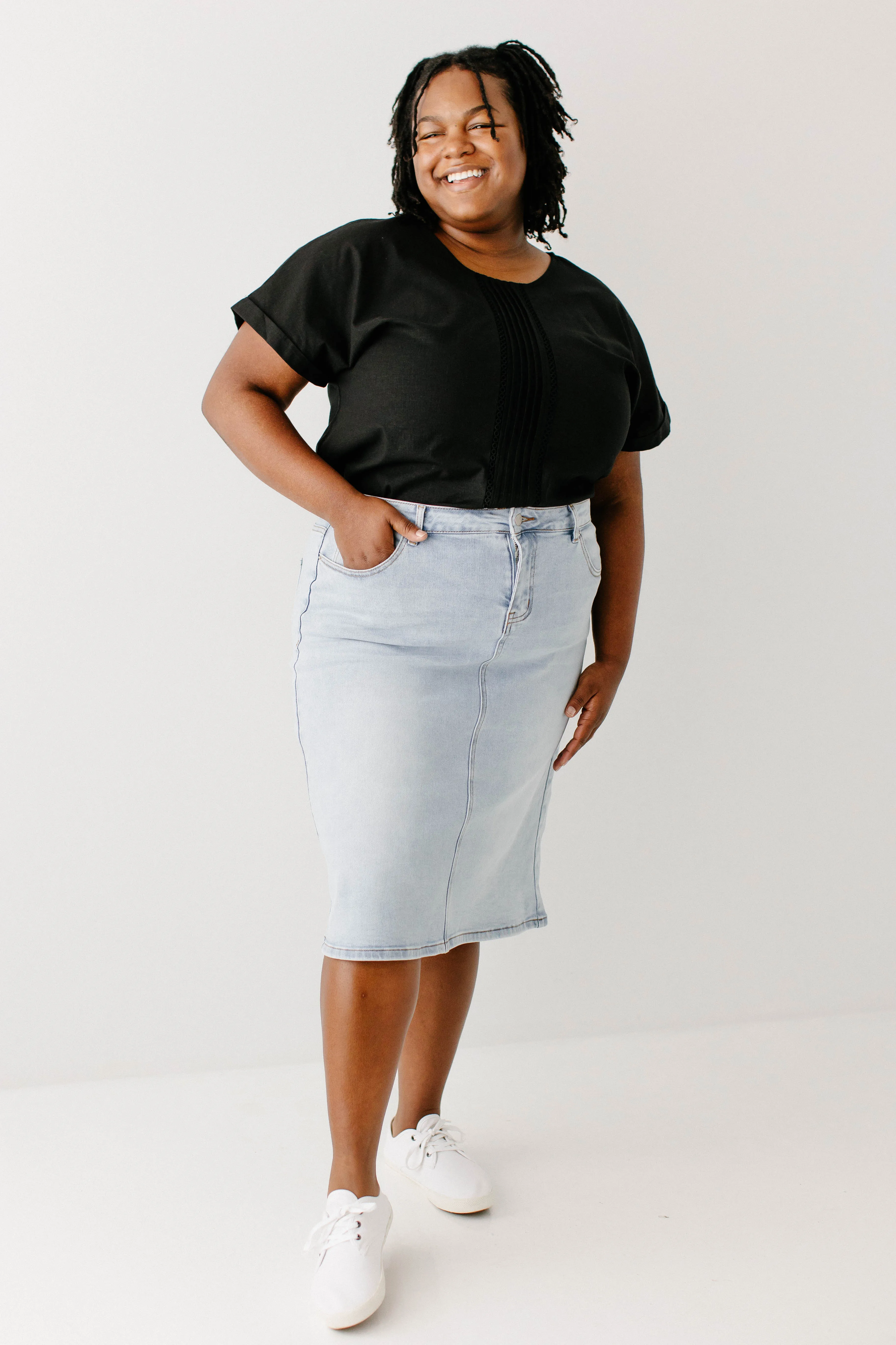 'Jamie' High Waist Denim Skirt in Light Wash