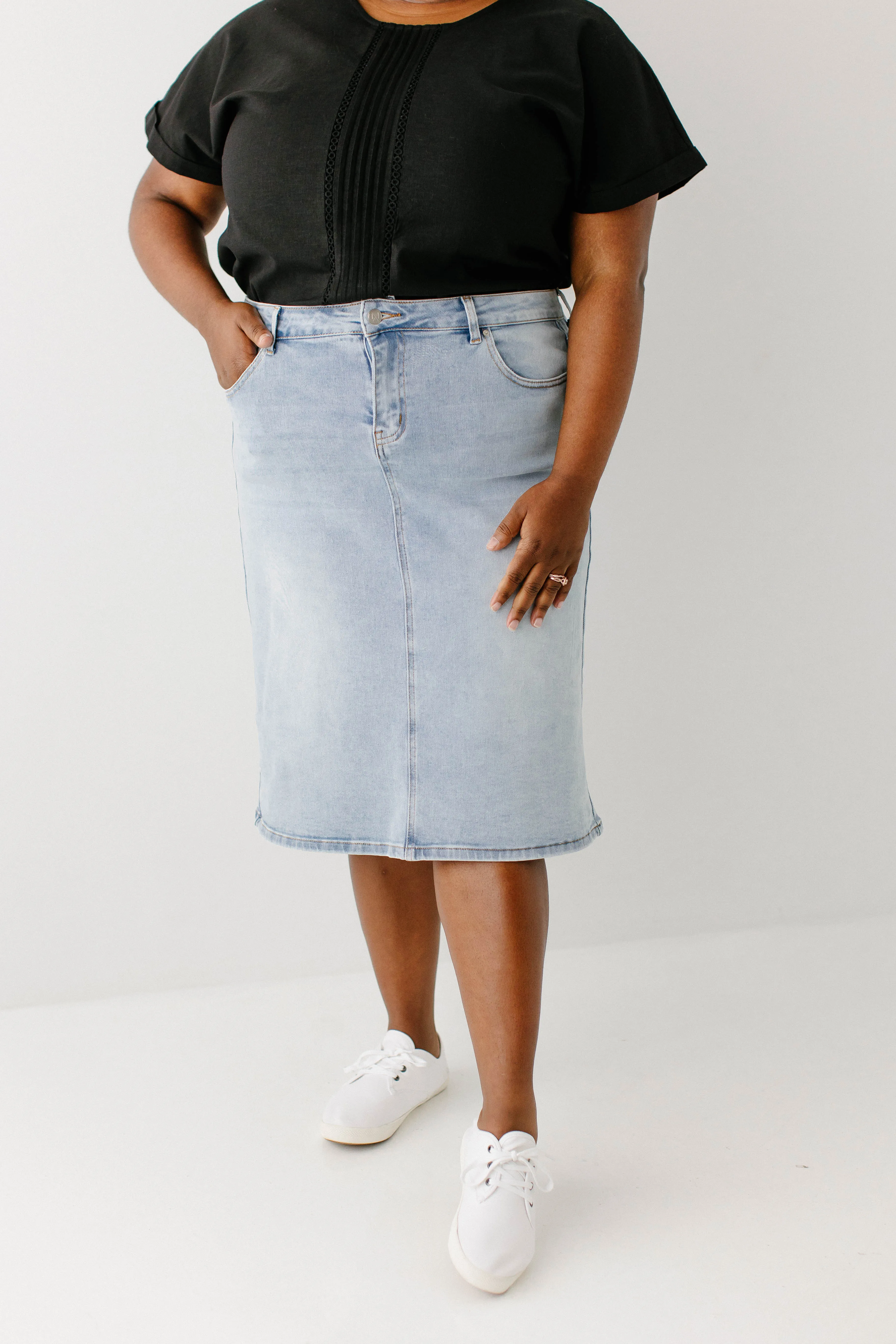 'Jamie' High Waist Denim Skirt in Light Wash