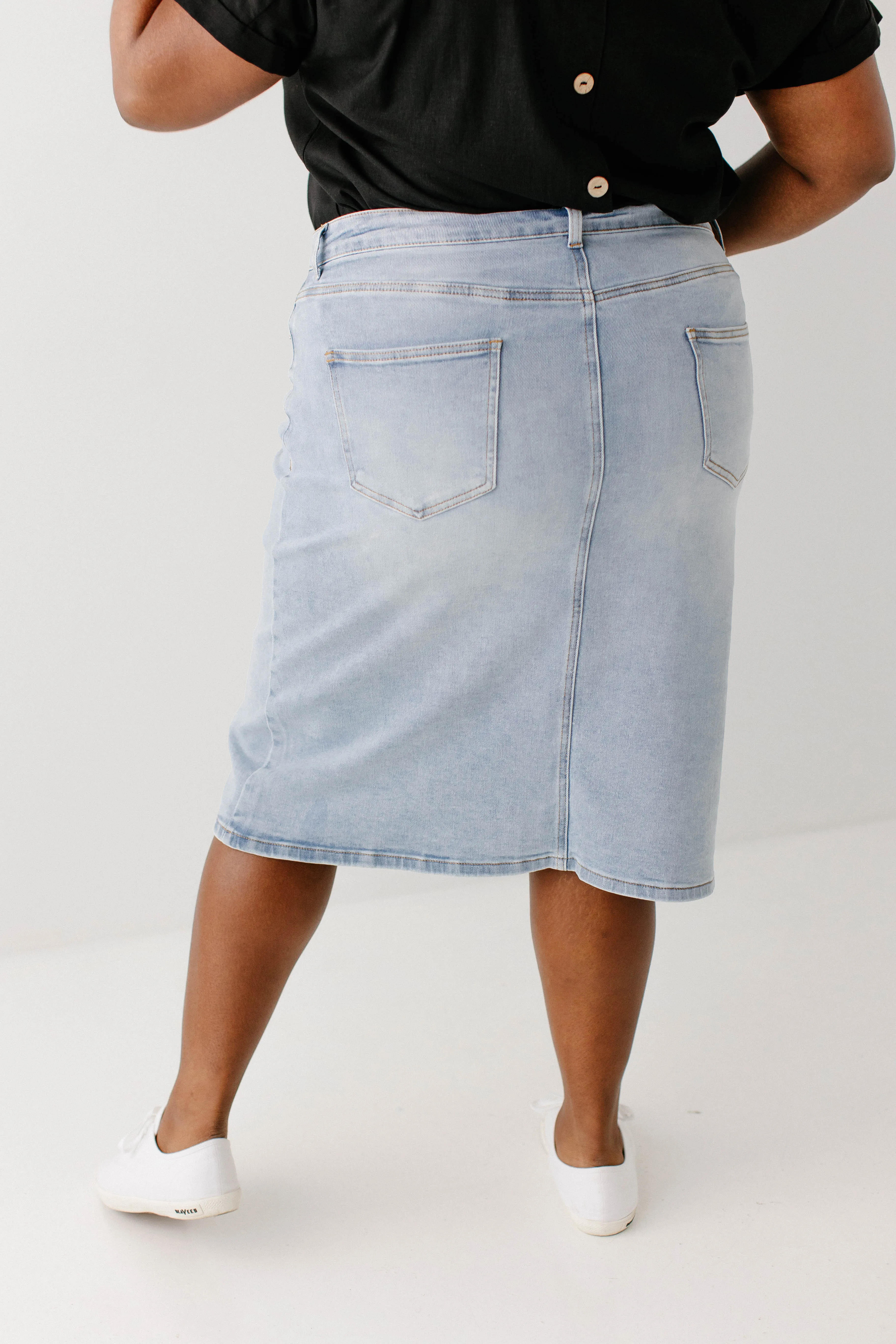 'Jamie' High Waist Denim Skirt in Light Wash