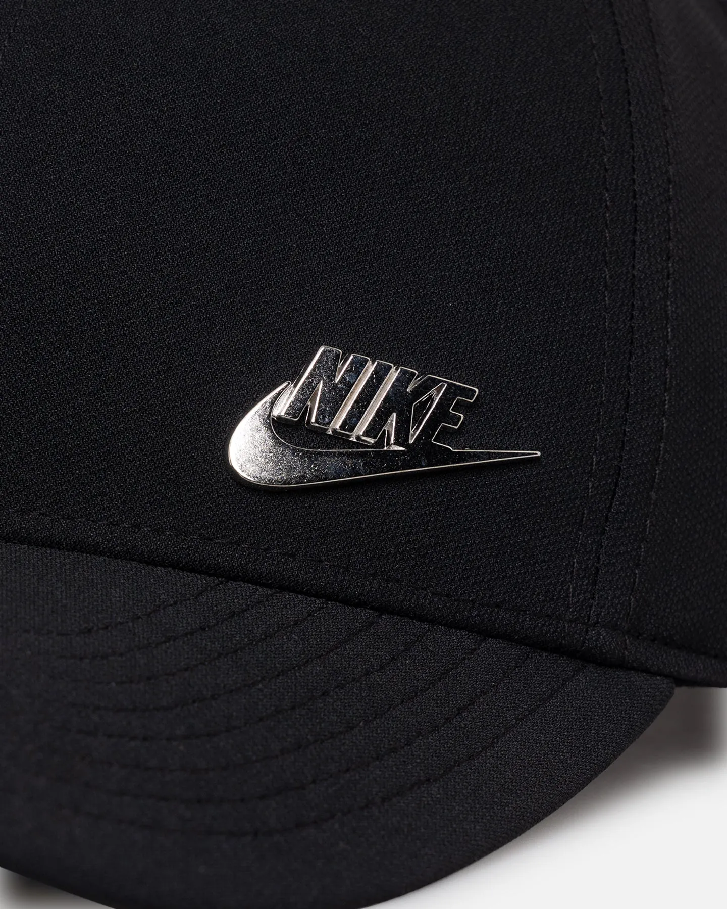 Nike Dri-FIT Club Structured Metal Logo Cap Black/Metallic